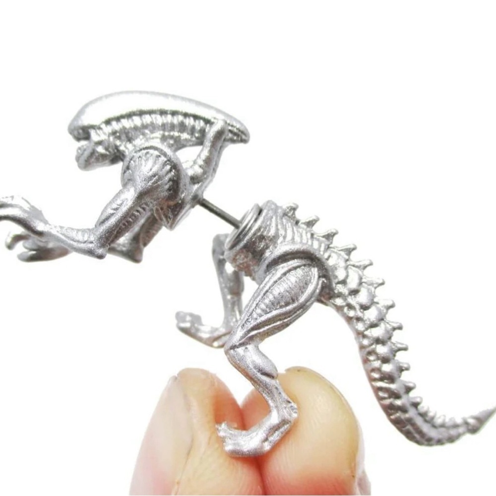 Silver Alien Xenomorph Ear Cuff‎ Earring  Aliens